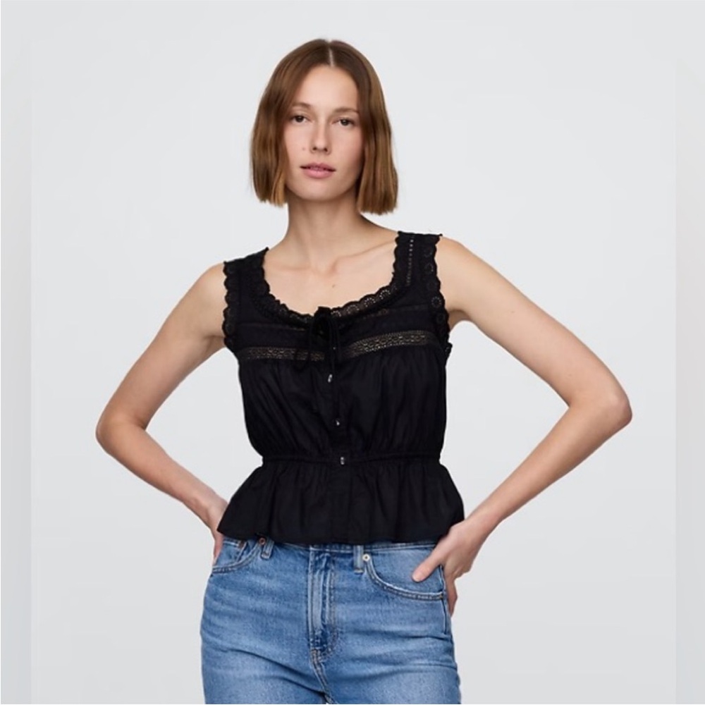 NWT! GAP Black Lace-Trim Peplum Top - Size Small Petite 🚂